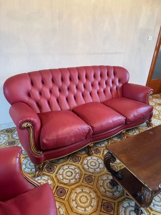 Salon superb, compus din:
 Canapea din piele, 3 locuri set salon italy