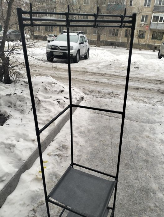 Продам вешалку напольную