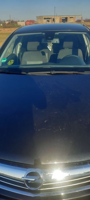 Vând Opel astra anstare bună 2009 și la combinați