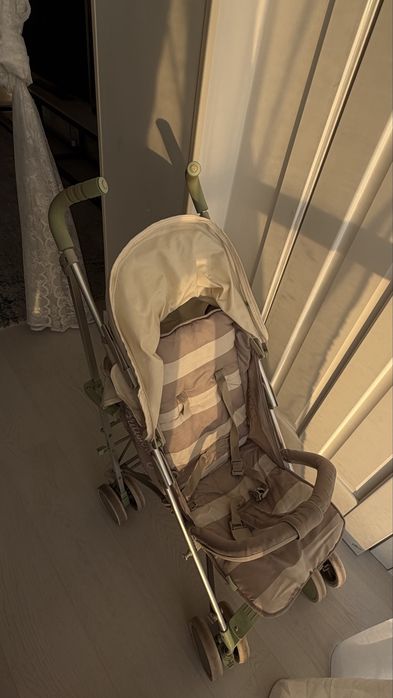 Продам прогулочную коляску
