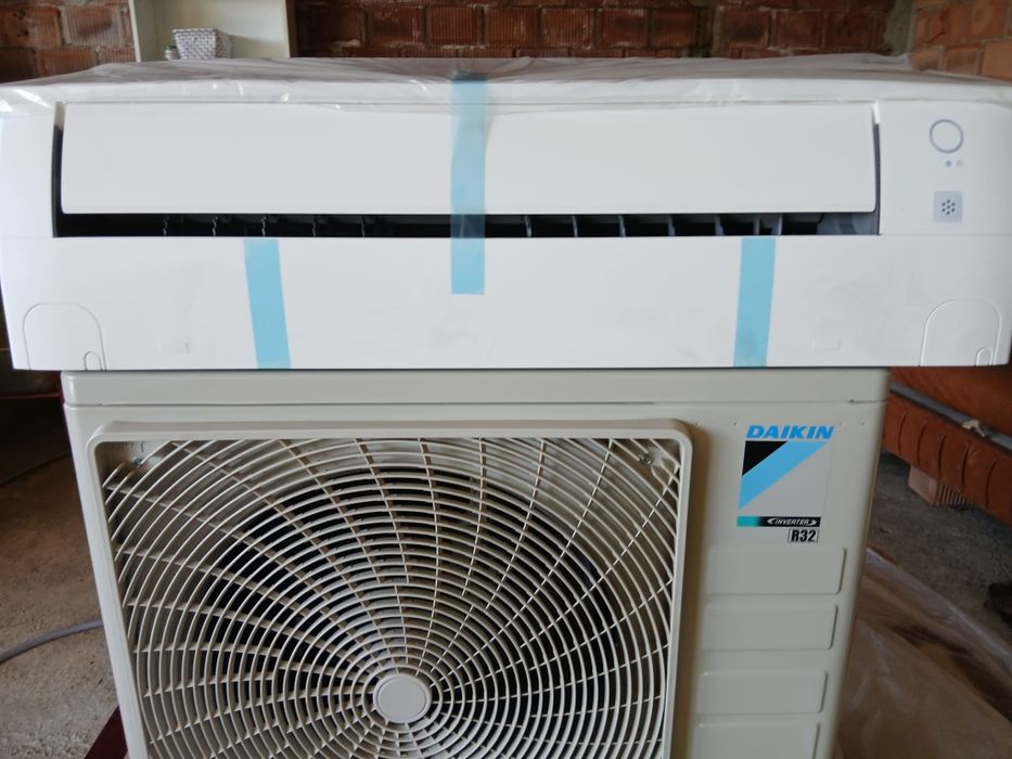 AC Daikin Inverter 12 BTU R32