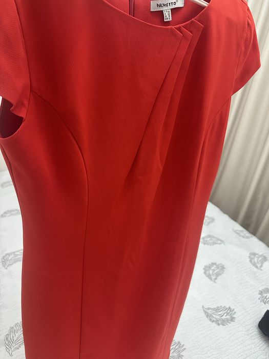 Продаю платье в мир и пир