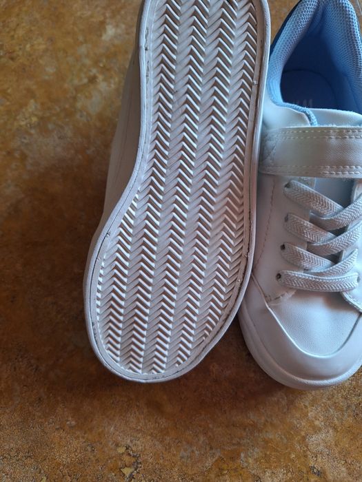 Vând adidași copii H&M 28