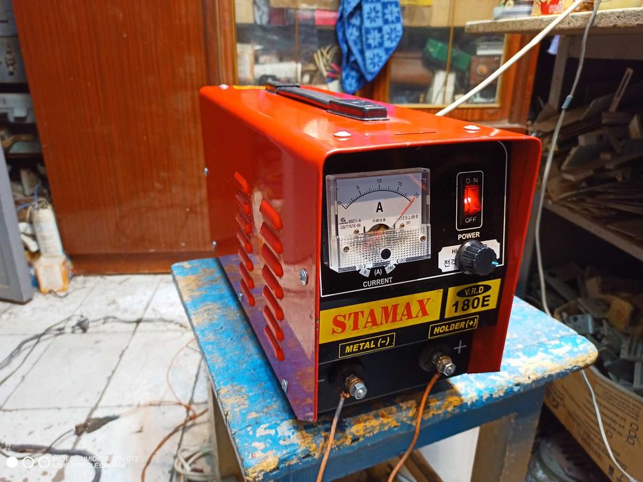 Зарядное устройство для автомобильных аккумуляторов 12 вольт 0-20 А