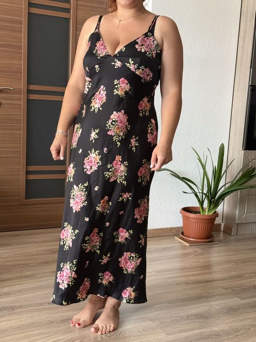 Сатенена рокля ZARA XL черна с цветя