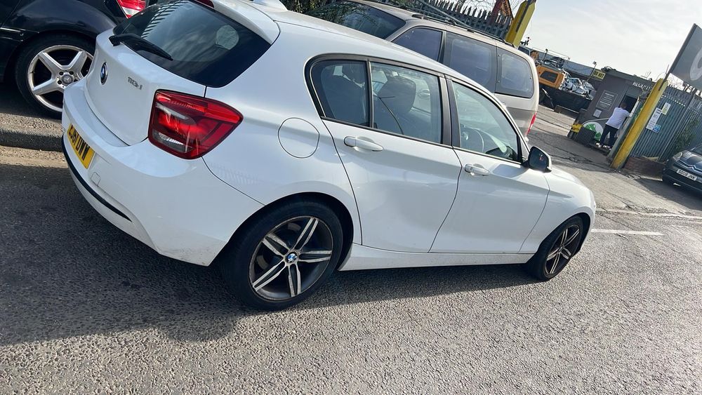 Bara fata capota aripi faruri radiatoare bmw seria 1 2012