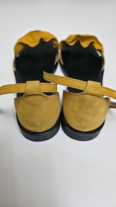 Sandale din piele intoarsa Benvenuti, galbene, marimea 38