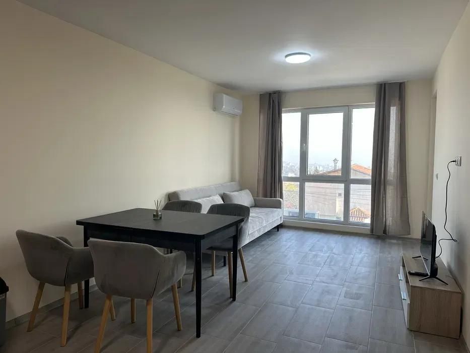 Дава се под наем Двустаен апартамент в Варна, м-т Пчелина - 50 кв.м за 511 € - Снимка #2