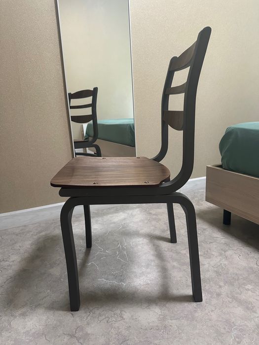 Крепкий стул 1 шт