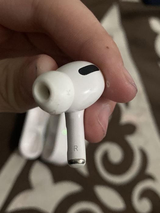 Airpods pro …………