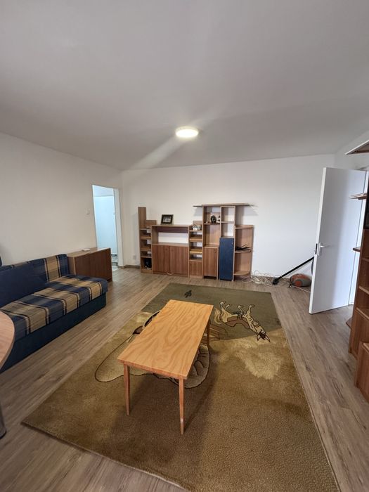 Semidecondat  3 camere Gara  liber