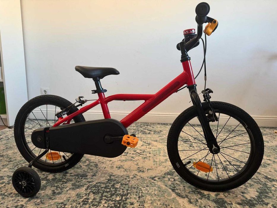 Bicicleta copii cu roti ajutatoare 4-6 ani