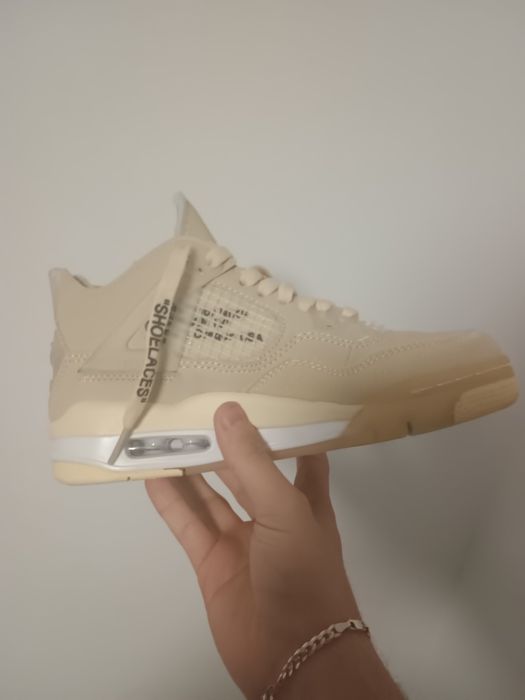 Jordan 4 noi in cutie