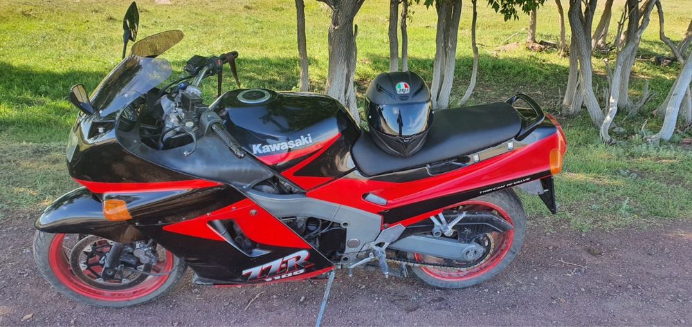 Продам мотоцикл Kawasaki zz-r