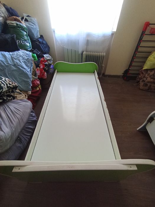 Kravat bolalar uchun.Kattalar ham bemalol sigʻadi.