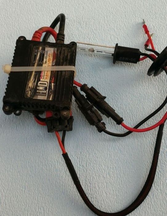 Продавам ксенонови светлини