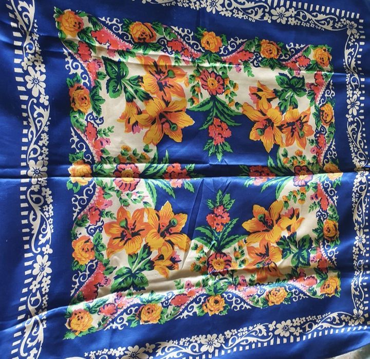 Винтажные платки из креп-сатина