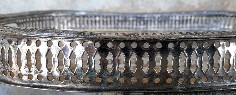 Старинна бронзова, посребрена табла за кафе и напитки.