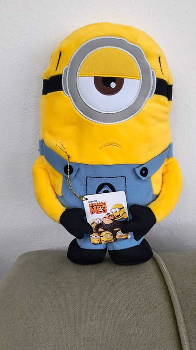 Осем плюшени играчки