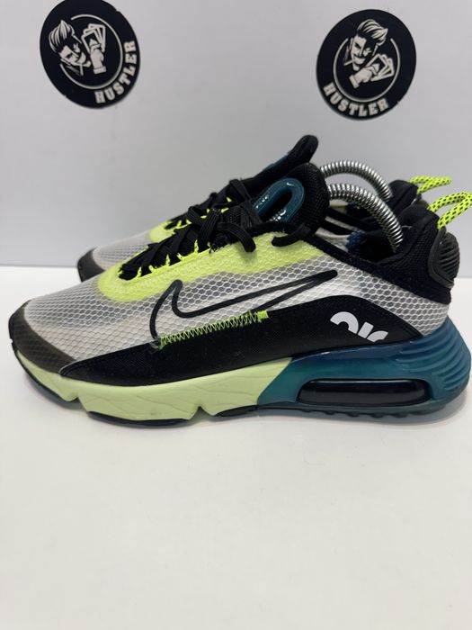 Маратонки NIKE AIR MAX 2090. Номер 39