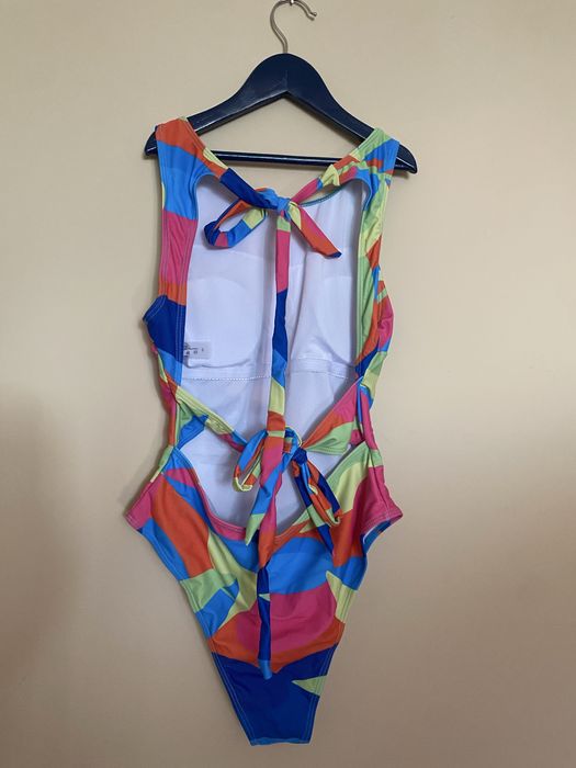 Дамски бански костюм