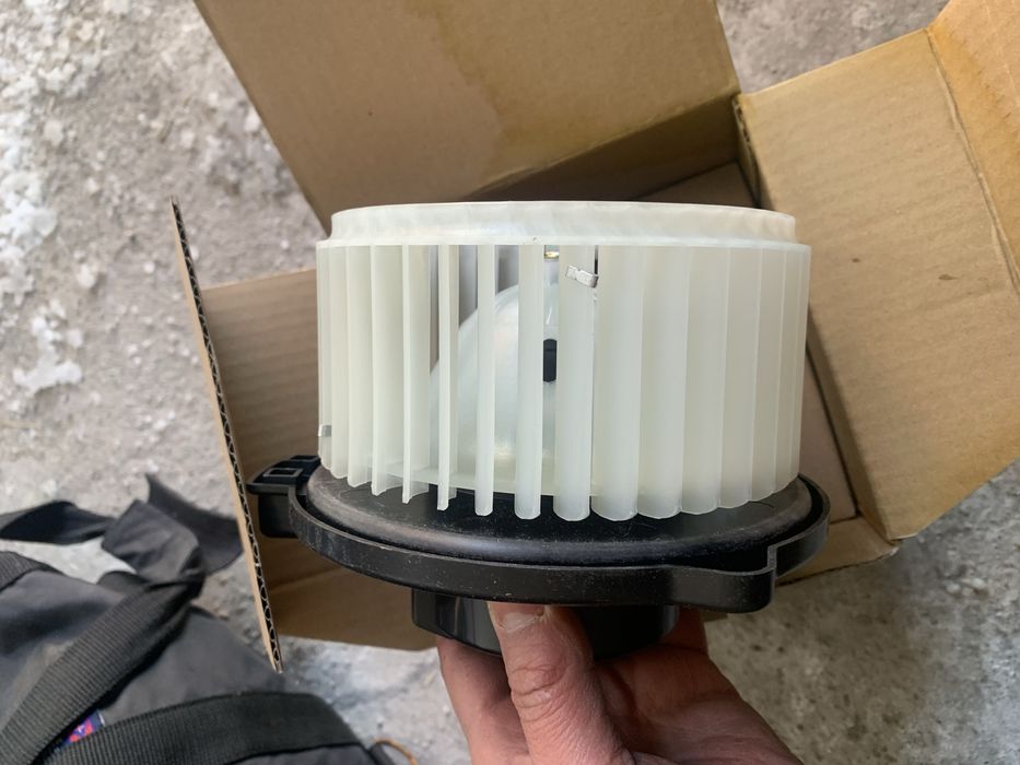 Моторчик печки LX470 или TLC100