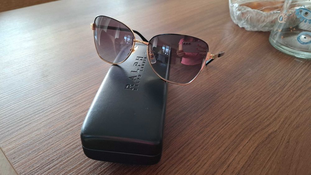 Очила дамски.Като нови