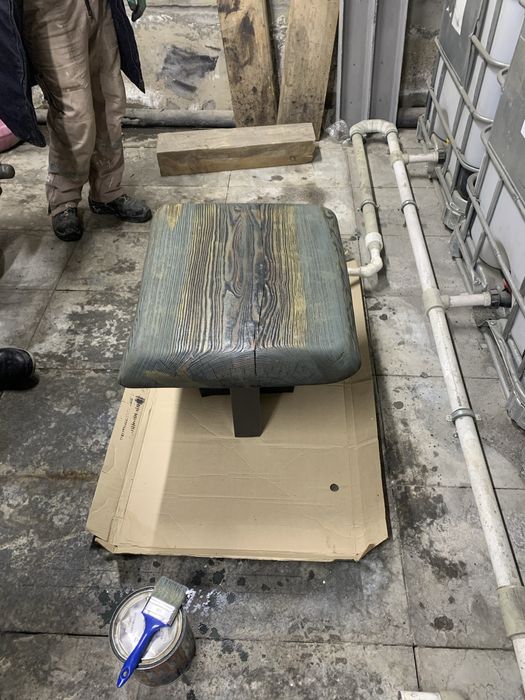 Кофейный столик из ореха