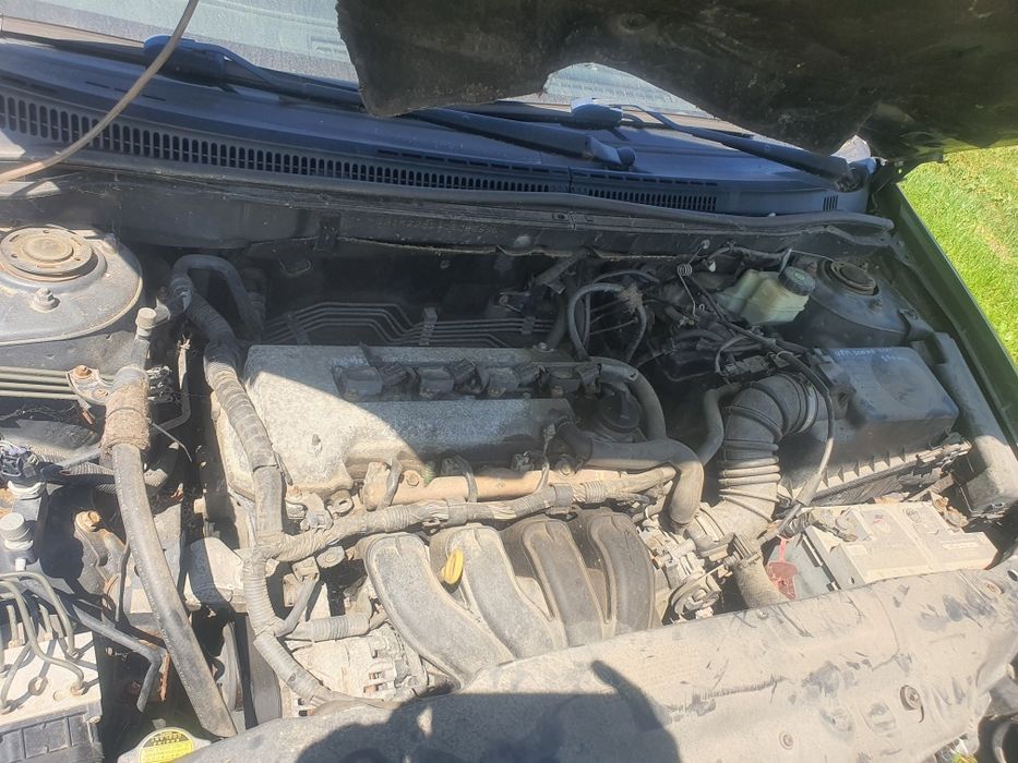 Dezmembrez toyota corolla