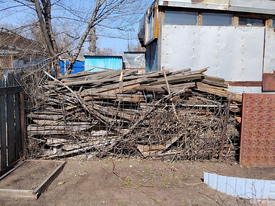 Отдам доски на дрова