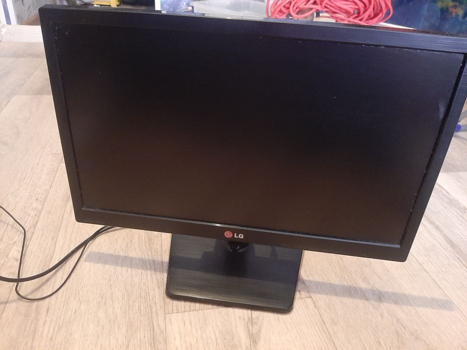 Монитор ЖК LG 18.5д