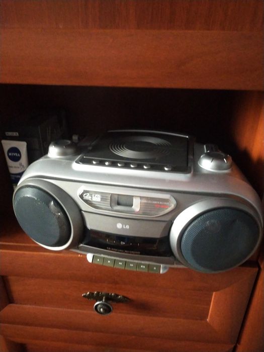 Видеомагнитофон LG