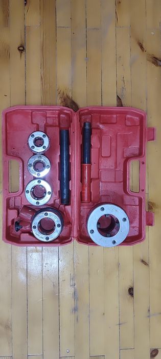 Продаётся лерка для нарезки резьбы