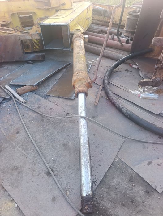 Гидроцилиндры продам.