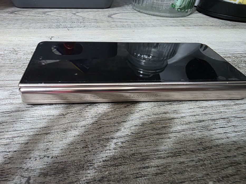 Самсунг Галакси Фолд 4