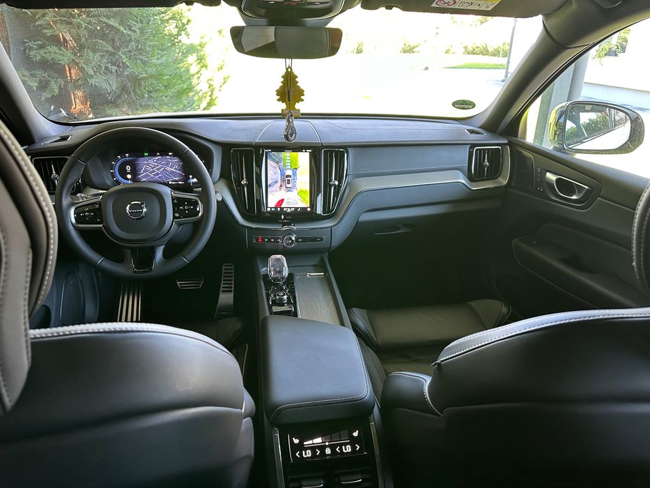 VOLVO XC60 2023 — imagine 5