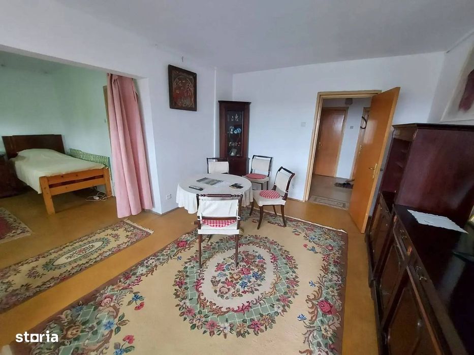 Apartament 3 camere Titulescu, vedere mixta,5 min de Piata Victoriei,