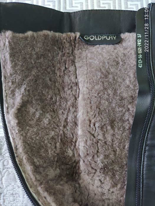 Продаются новые женские сапоги