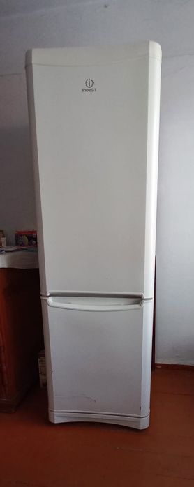 Продам холодильник