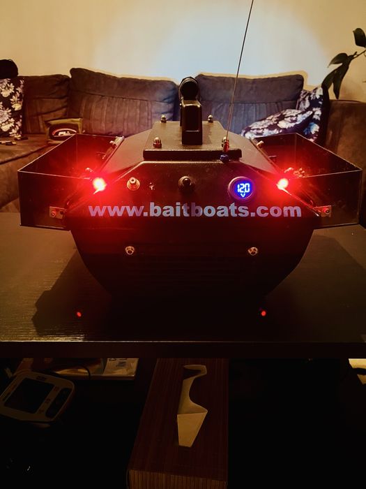 Barcuta nadit cataraman