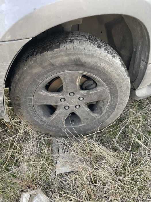 Продавам сузуки гранд витара на части 1.9д и 2.0бензин !