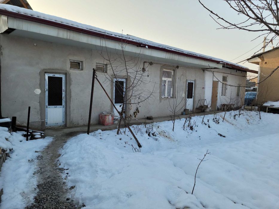 Продается дом с земельным участком в Яшнабадском районе!