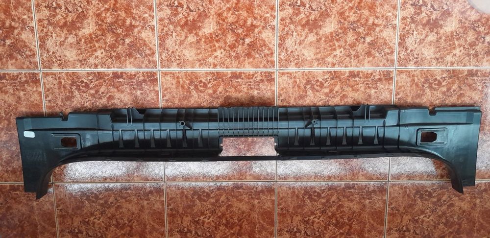 Лайсна багажник BMW E90 E91 E92 E93