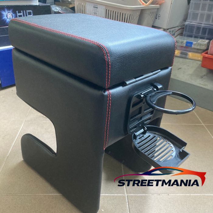 Универсален автомобилен подлакътник, кожен с поставка за чаша