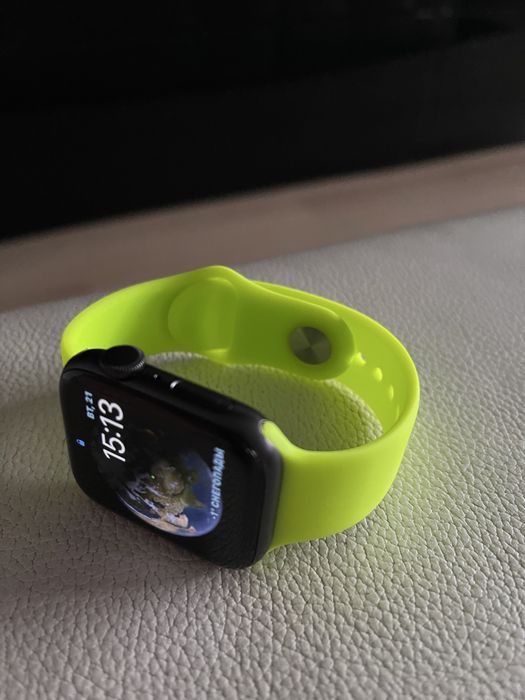 Продам Apple Watch SE 2