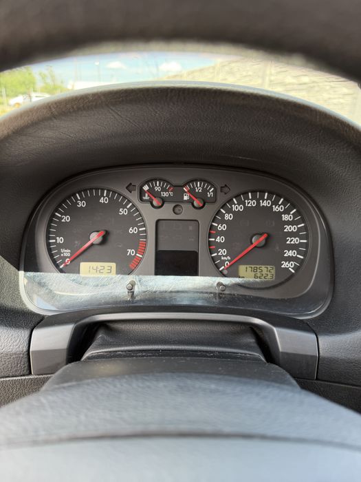 Vând golf 4 combi