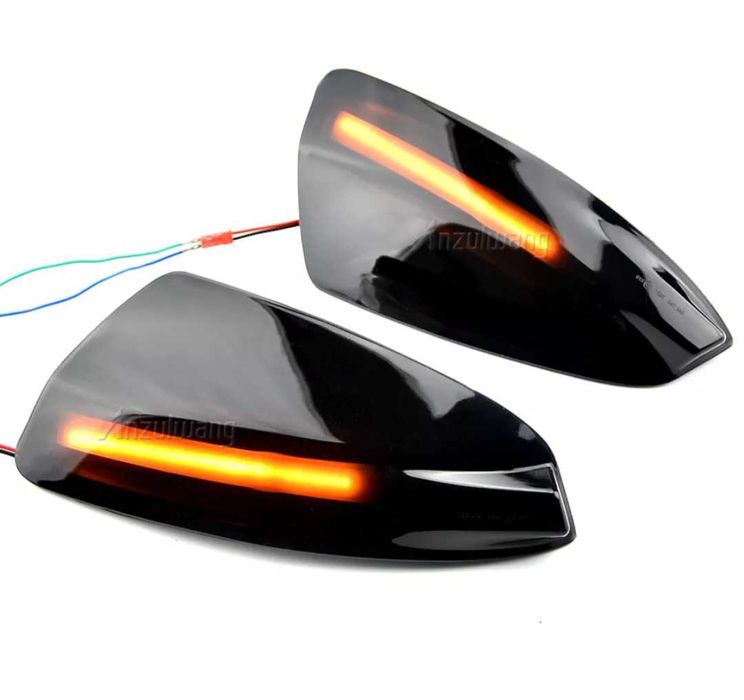 Динамични бягащи мигачи за огледалата за Мерцедес Mercedes капаци