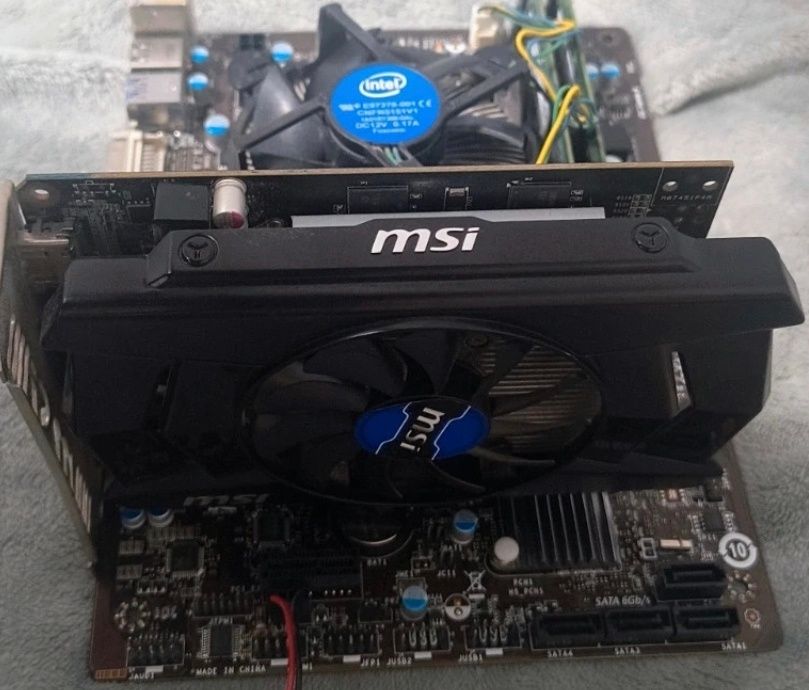 Kit  PC - Intel i5-4460, GTX 750 Ti 2GB, Placă de bază MSI H81M, 16GB RAM+Sursă Deluxe