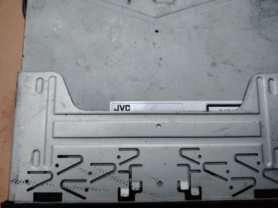 Vând radio cd MP3 Jvc cu auxiliar și slot usb  in perfecta stare