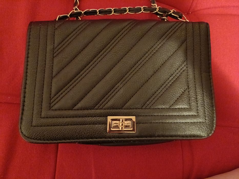 Poșetă eleganta in stare buna